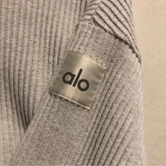 Alo Yoga Muse Hoodie Athletic Heather Grey XS - Picture 8 of 16